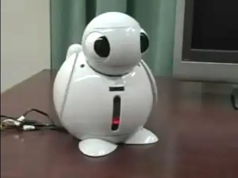 Video: Robot Apripoco, hace las labores del hogar que le ordenes.