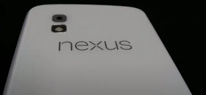Nexus 4 blanco; se filtra en fotografías