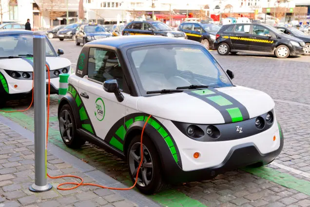 Autos eléctricos enfriarían las ciudades