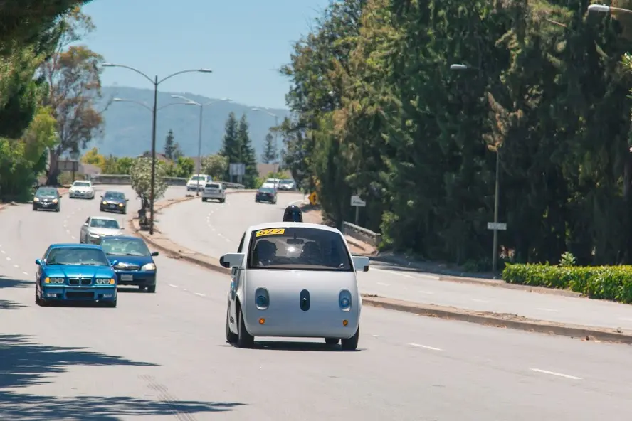 Los automóviles autónomos de Google llegan a las calles