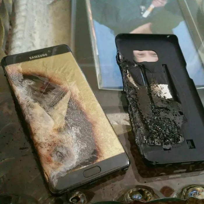 Un Galaxy Note 7 explota en la mano del usuario en Estados Unidos