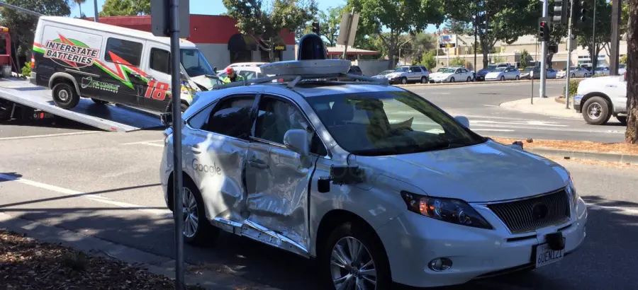 Google Car involucrado en otro accidente