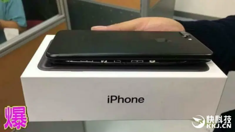 ¡Aparece un iPhone 7 Plus con la batería inflada!