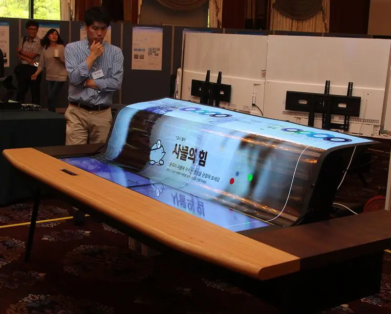 LG patenta un nuevo dispositivo con pantalla enrollable