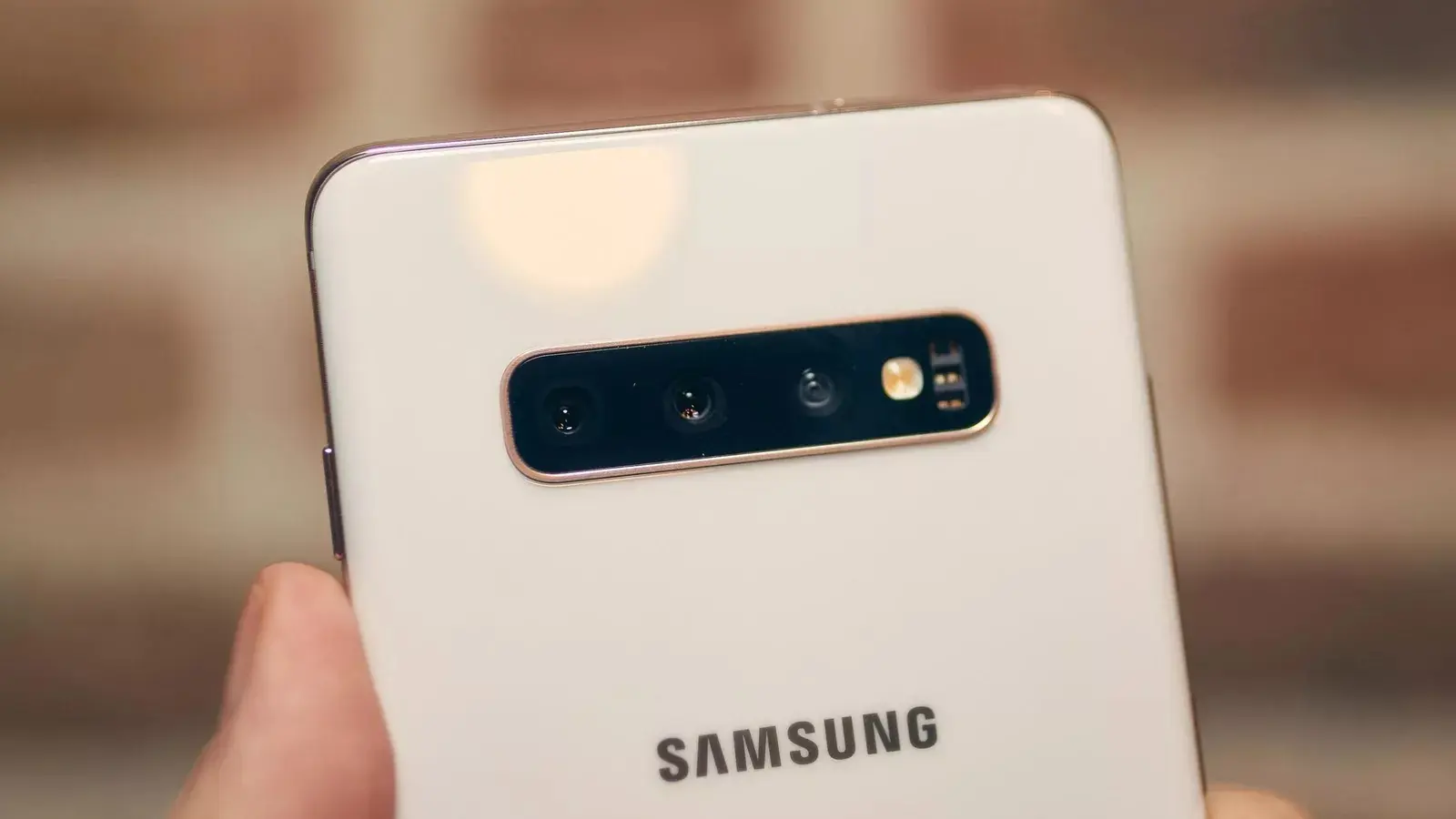 Videos promocionales de Samsung confirman lector de huellas dentro de la pantalla del Galaxy S10