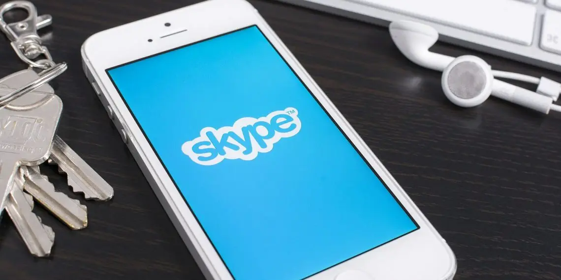 Microsoft admite que escucha las conversaciones de Skype y Cortana