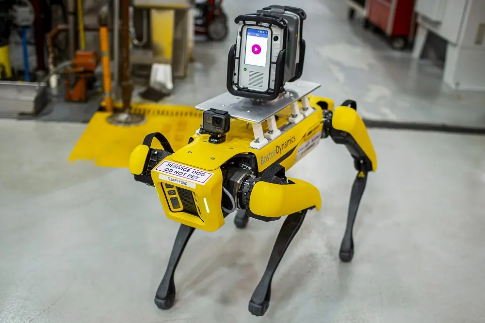 Fluffy, el robot de 4 patas que asisten a los ingenieros de Ford