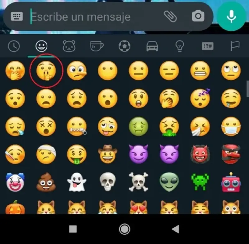 Así puedes activar el emoji secreto de WhatsApp