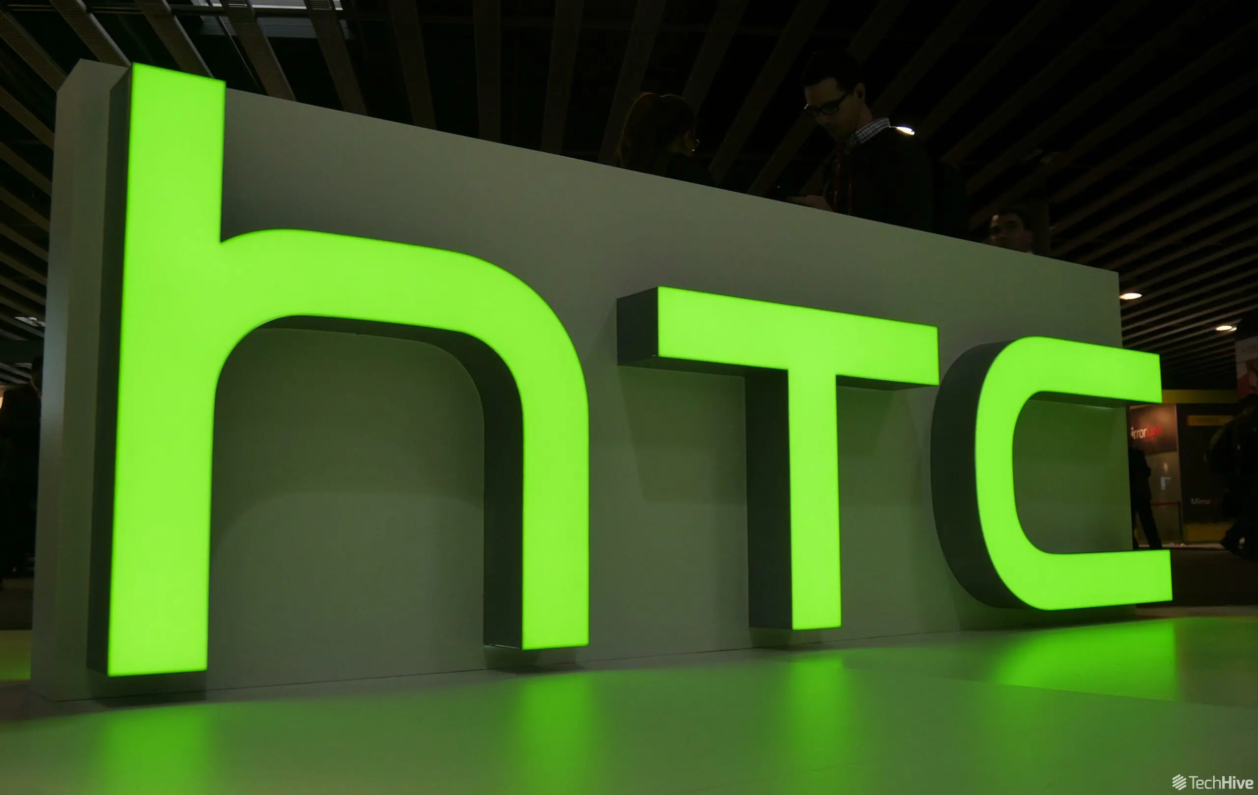 Este será el próximo smartphone de HTC, con diseño anticuado y chip UNISOC