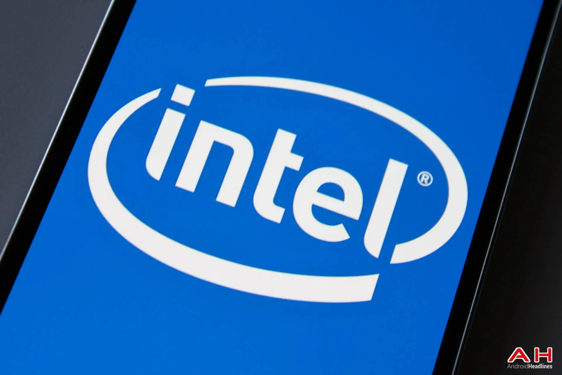 Intel no quiere dejar el mercado movil