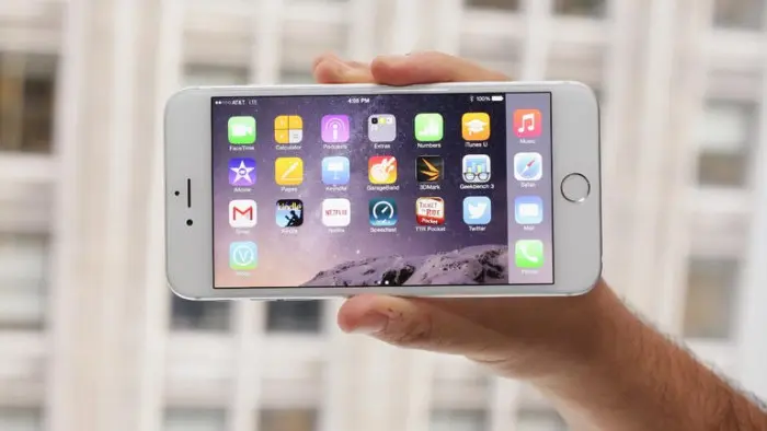 El iPhone 6 Plus cuenta con una resolución de pantalla similar a la de sus competidores 