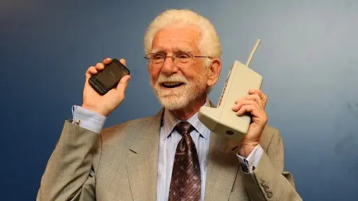 Martin Cooper, Inventor del celular, compra un Smartphone cada 2 meses