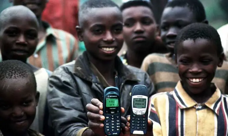 Nokia y UNESCO lanzan iniciativa para usar móviles en clases