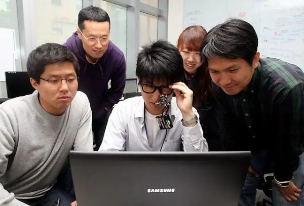eyeCan: La propuesta de Samsung para manejar el puntero solo con la mirada