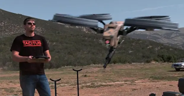 iPad como control remoto de un prototipo de avión armado y con autodestrucción