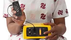 África recargará celulares con baterías Fenix
