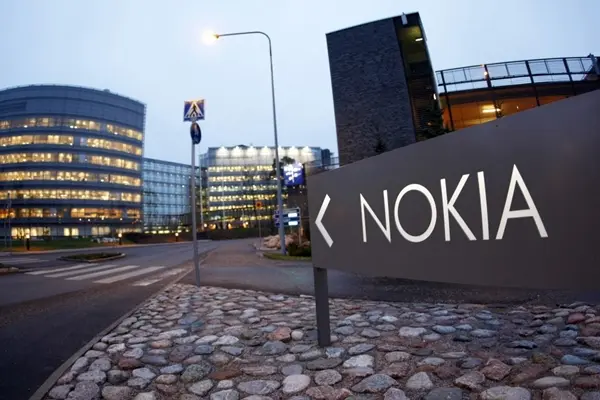 Nokia planea alianzas con las empresas telefónicas para WP8