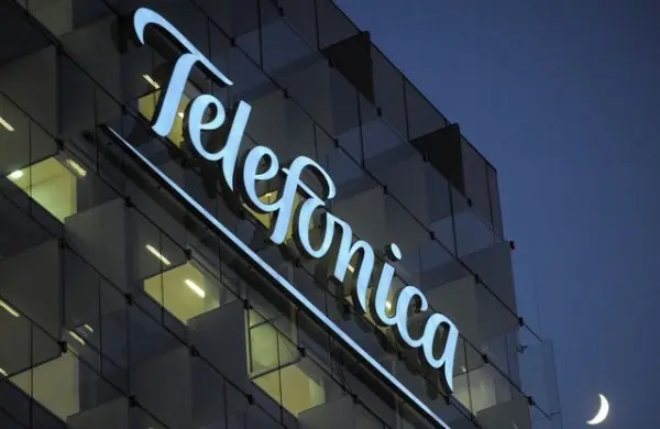 Movistar busca vender teléfonos desbloqueados para competir con Telmex