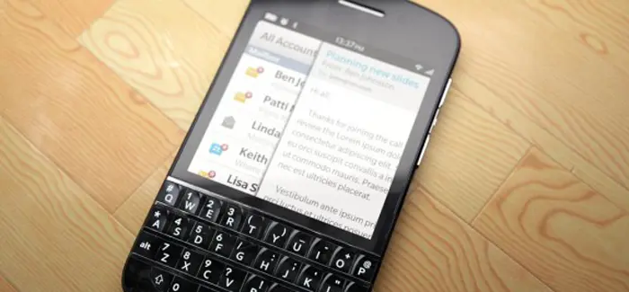 Renders del Blackberry N10, equipos con #Blackberry10 y teclado físico (?)