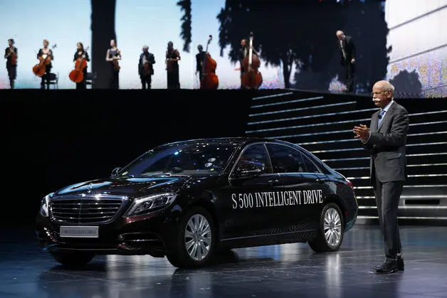 LG dotará de algunas funciones inteligentes a automóviles Mercedes Benz