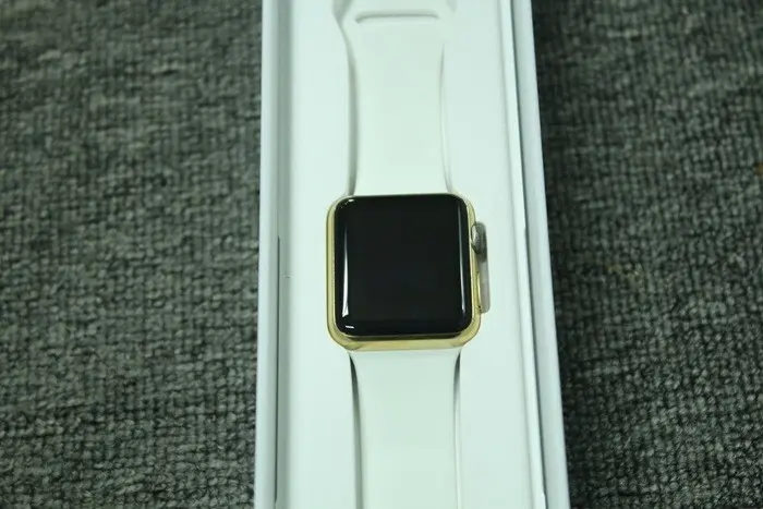 Karalux lanza su Apple Watch bañado de oro
