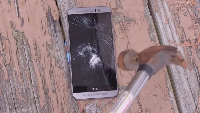 HTC One M9 en pruebas de resistencia a caídas, golpes y agua
