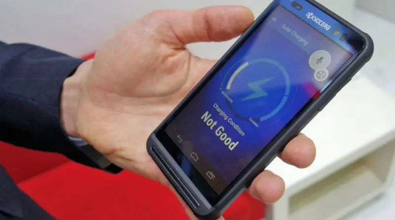 Kyocera presenta teléfono con pantalla solar recargable #MWC16