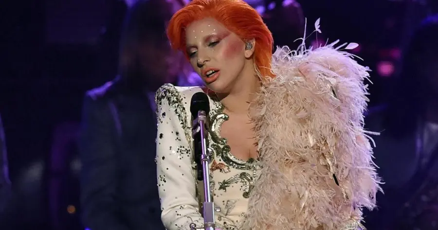 ¿Sabías que Lady Gaga utilizó tecnología Intel en los Grammy 2016?