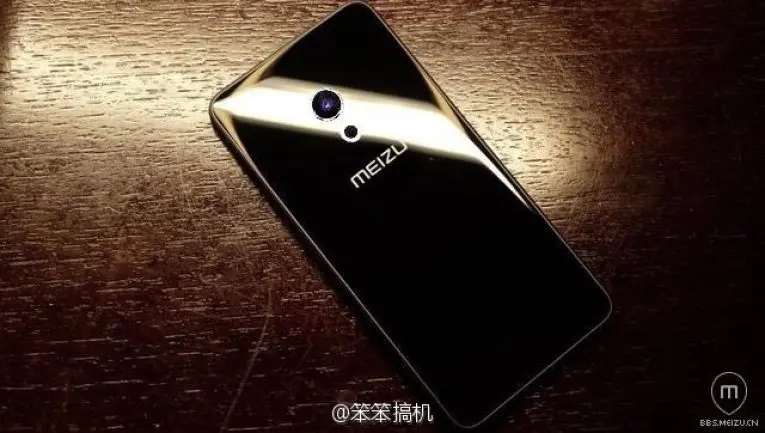 Meizu-Pro-7-smartphone-achterkant-765x433