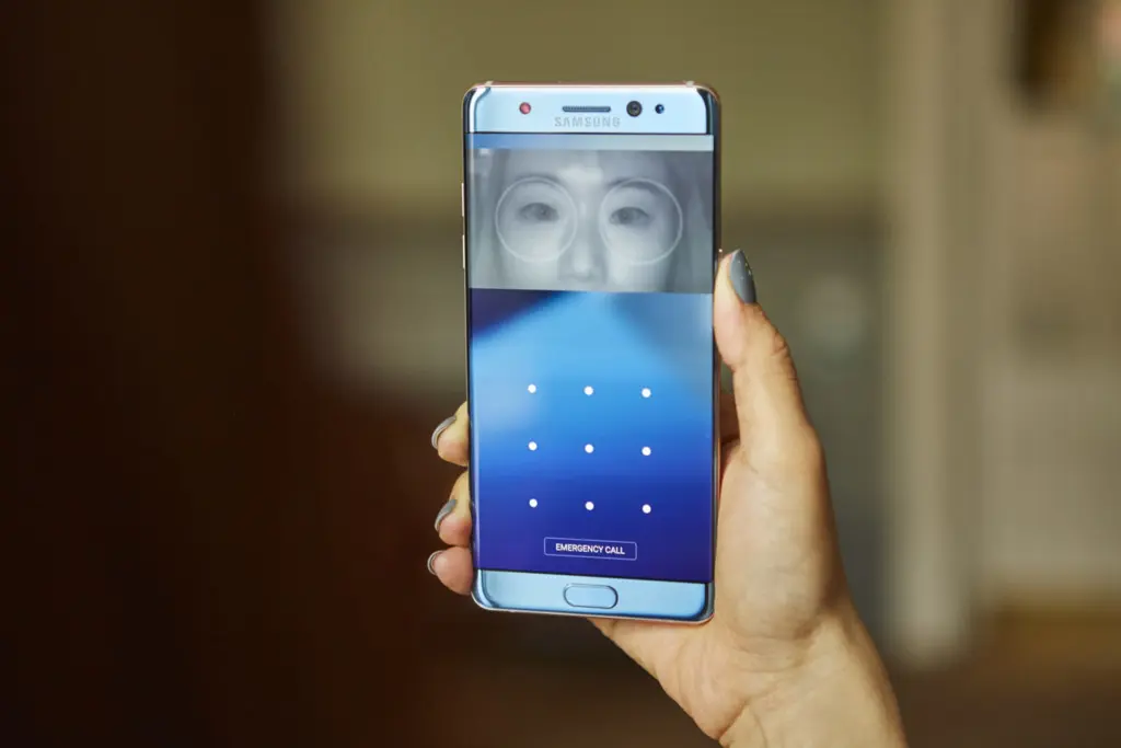 Samsung incorporará escáner de iris en la gama media