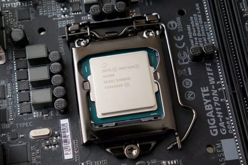 Intel confirma vulnerabilidad en todos los CPUs ante exploits