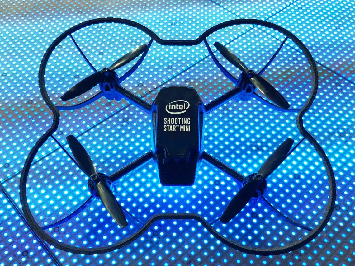 Drones de Intel consiguen Guinness World Record #CES18