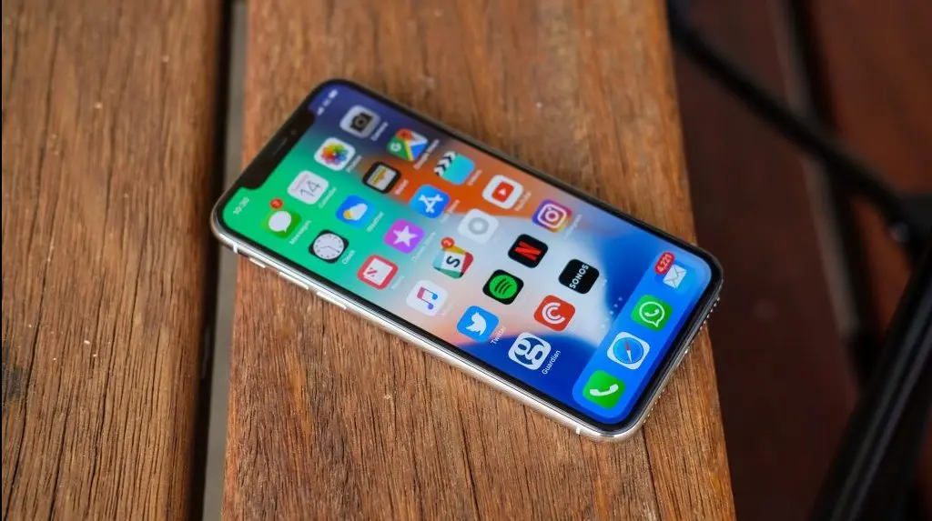 Apple bajaría el precio de los iPhones de 2018