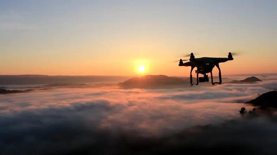Volar un dron sin licencia puede costarte 400 mil pesos