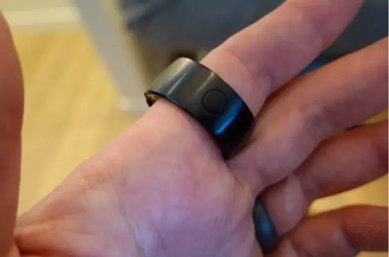 Amazon Echo Loop, el anillo inteligente que pone a Alexa en las manos