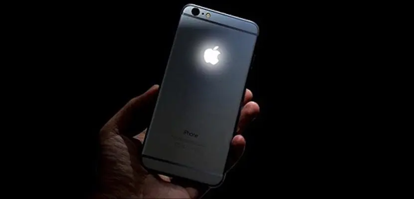 iPhone 2020 podría tener el logo de la manzana retroiluminada