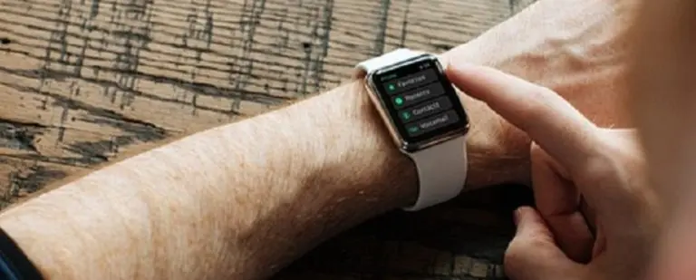 Sientes que el smartwatch o smartphone vibra aún sin usarlo o estar cerca?