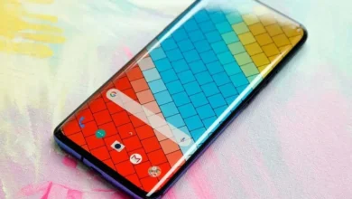 Smartphone con carcasa que cambia de color
