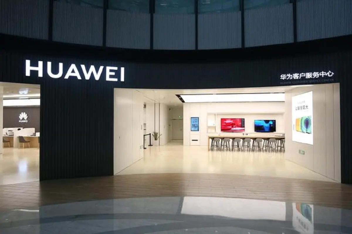 Huawei inaugura el primer Centro de Servicio al Cliente con robots