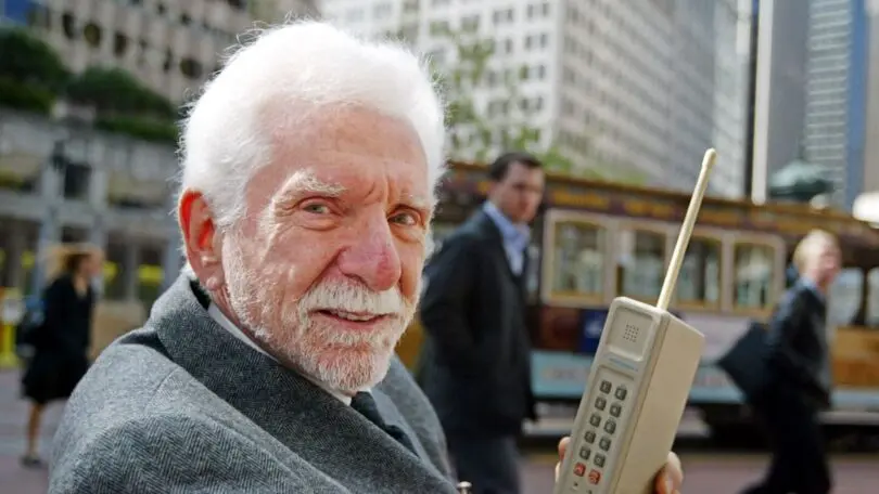 Martin Cooper El Hombre Que Realizó La Primera Llamada Desde Un Teléfono Móvil Publicó Un Libro 2700