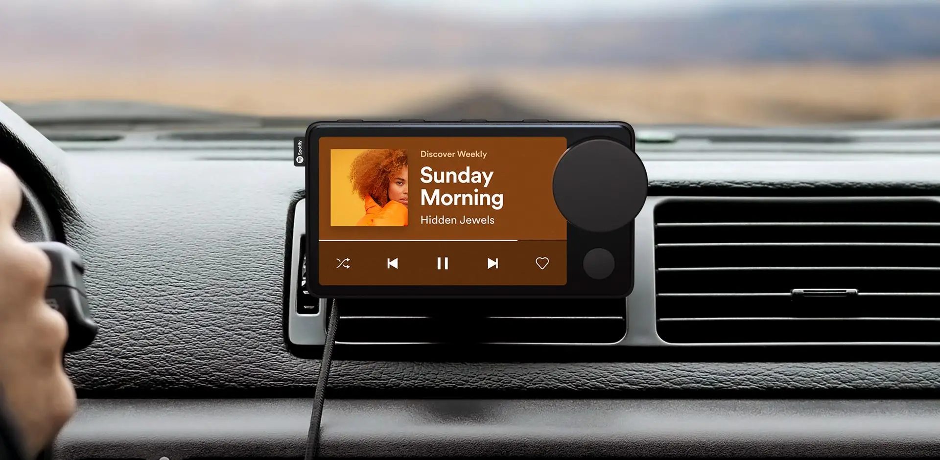 Spotify lanza su pantalla Car Thing para vehículos