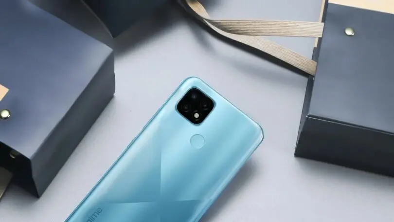 Какой смартфон лучше realme c21 или xiaomi 9