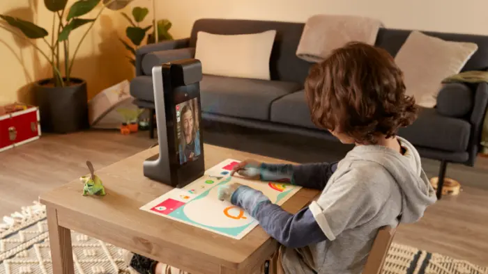 Amazon Glow, un dispositivo para videollamadas con proyector para niños