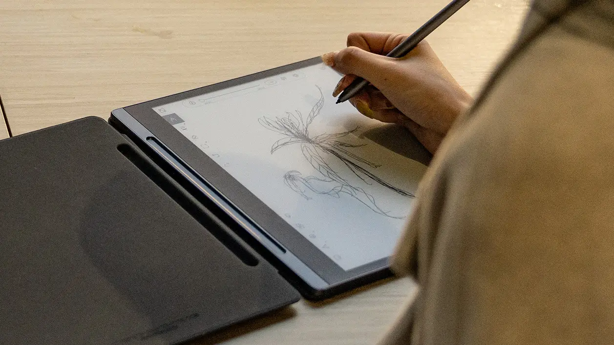 YOGA Paper, así es la nueva tableta con pantalla de tinta electrónica de Lenovo