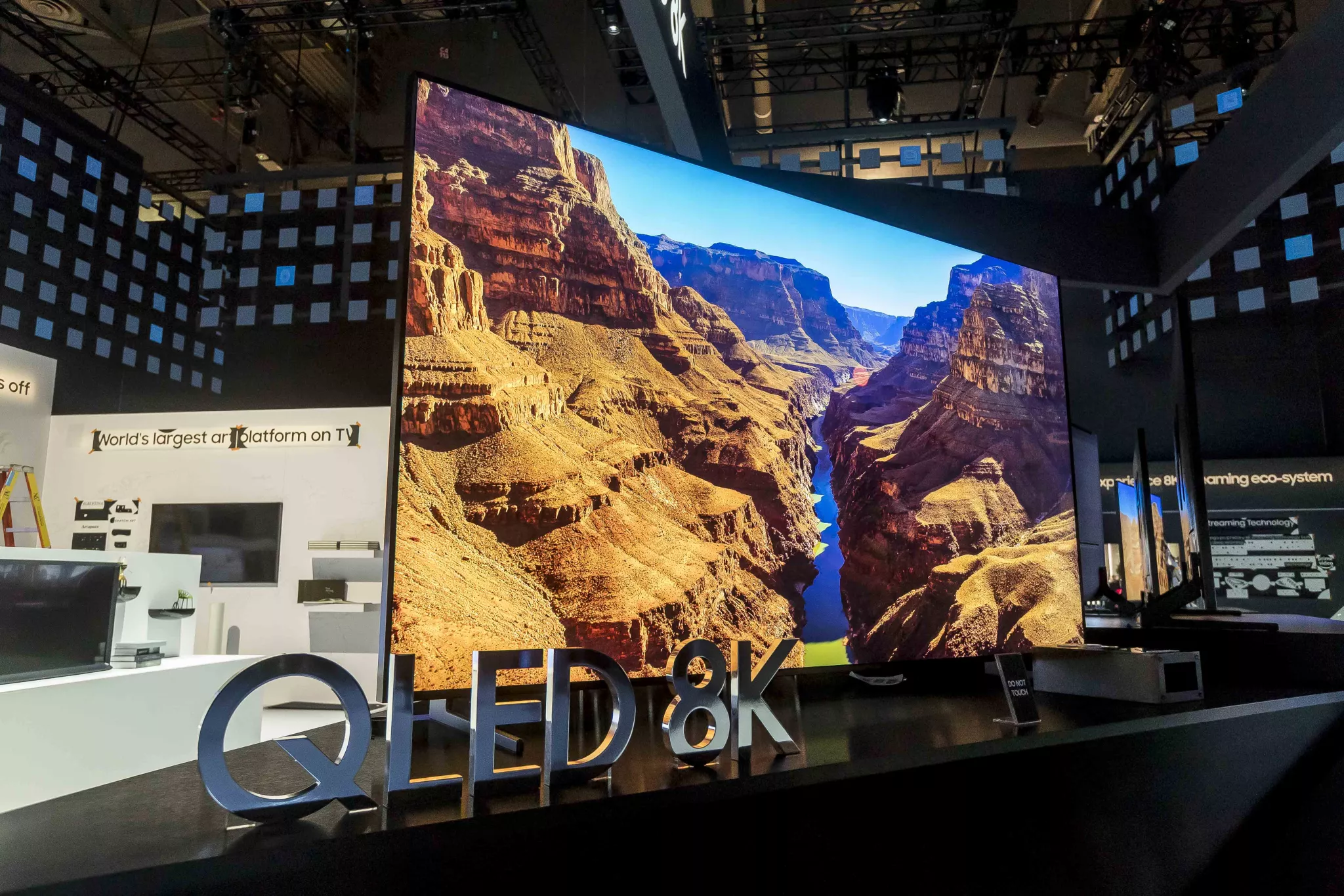 Samsung presenta en México una gran pantalla QLED de 98 pulgadas
