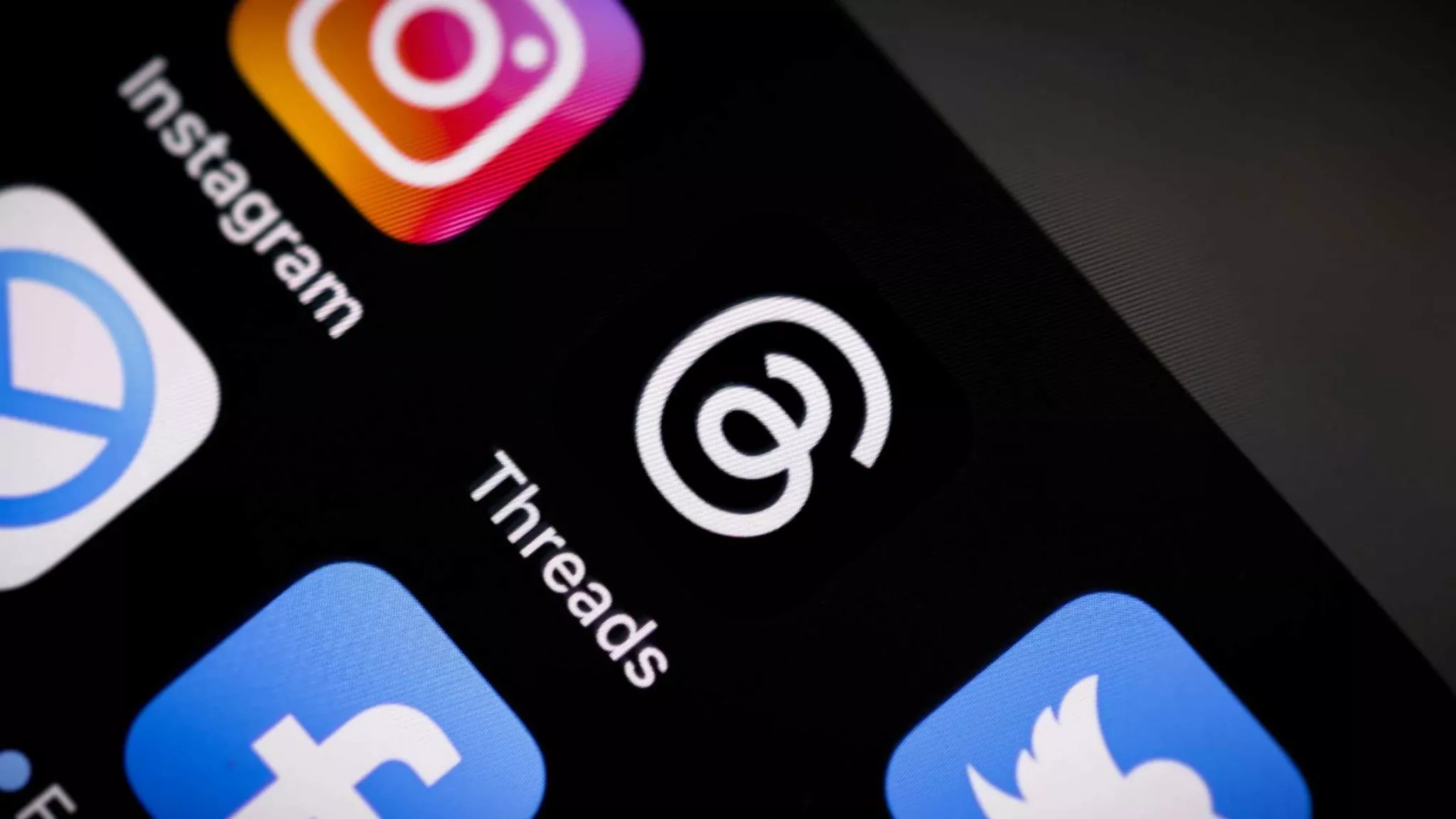 Threads continúa su caída libre, menos usuarios utilizan la app