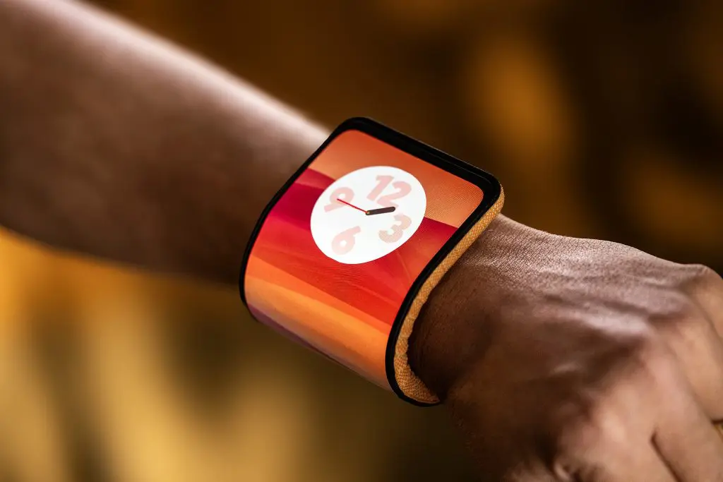 Motorola presenta un smartphone flexible capaz de convertirse en un smartwatch