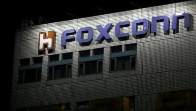 Ante pleito entre China y EE.UU., India y Foxconn quieren atraer inversiones
