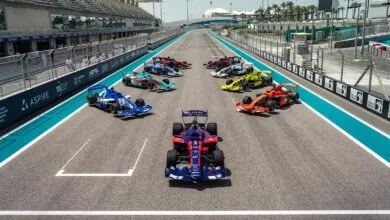 F1 autónoma debuta con fallos y lentitud en Abu Dhabi