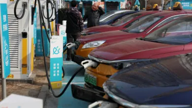 Crecimiento de los coches eléctricos en China impacta la demanda de gasolina